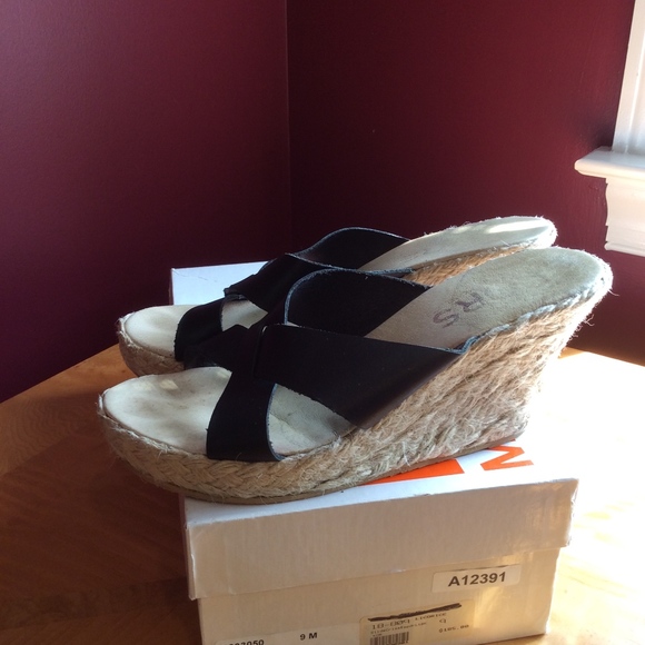 Michael kors licorice wedge Black Sz 9M - Picture 3 of 6